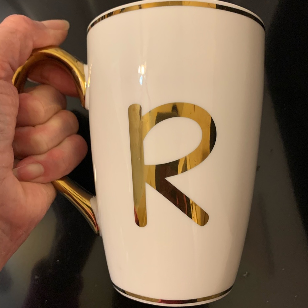 Modern Expressions monogram mug “R”